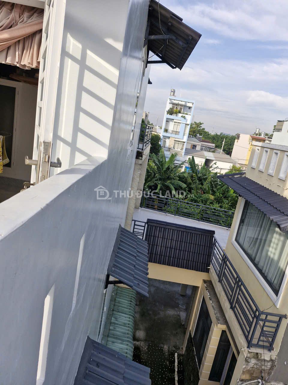Bán nhà hẻm Trường Thọ 3 tầng, sân thượng, DT 50m2, cạnh Vành đai 2, sổ hồng riêng - Ảnh 3