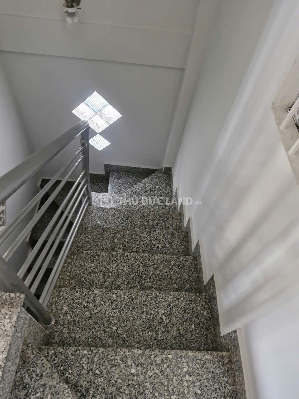 Bán nhà hẻm Trường Thọ 3 tầng, sân thượng, DT 50m2, cạnh Vành đai 2, sổ hồng riêng - Ảnh 4