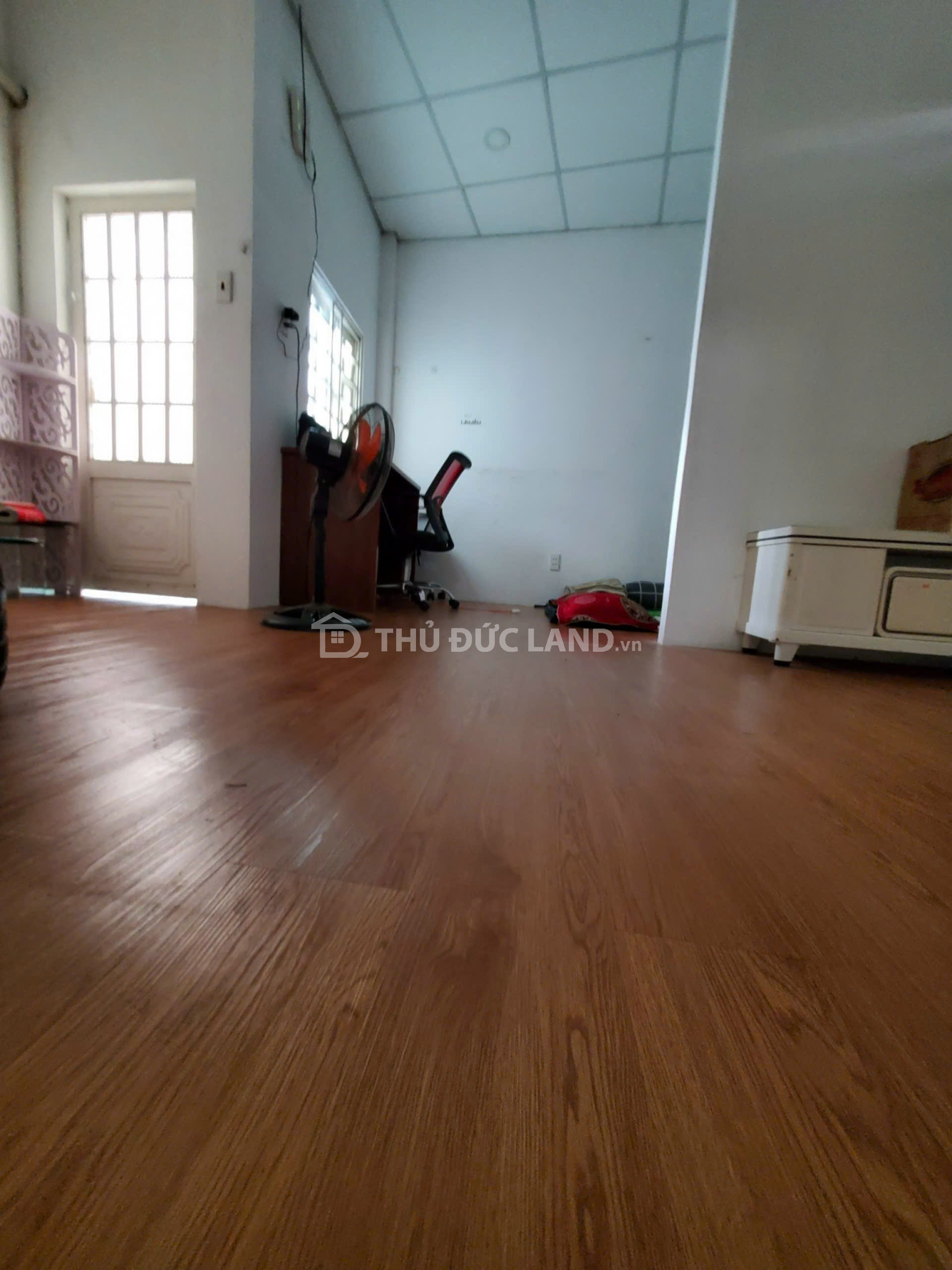 Bán nhà hẻm Trường Thọ, ngang 9.6m, 2 tầng, cạnh Ga Metro, sổ hồng riêng - Ảnh 4