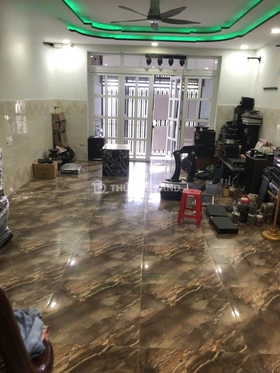 Bán nhà mặt tiền Đường 10 Trường Thọ, DT 68m2 ngang 5.5m, 3 tầng, sổ hồng riêng, tiện vào ở ngay - Ảnh 2