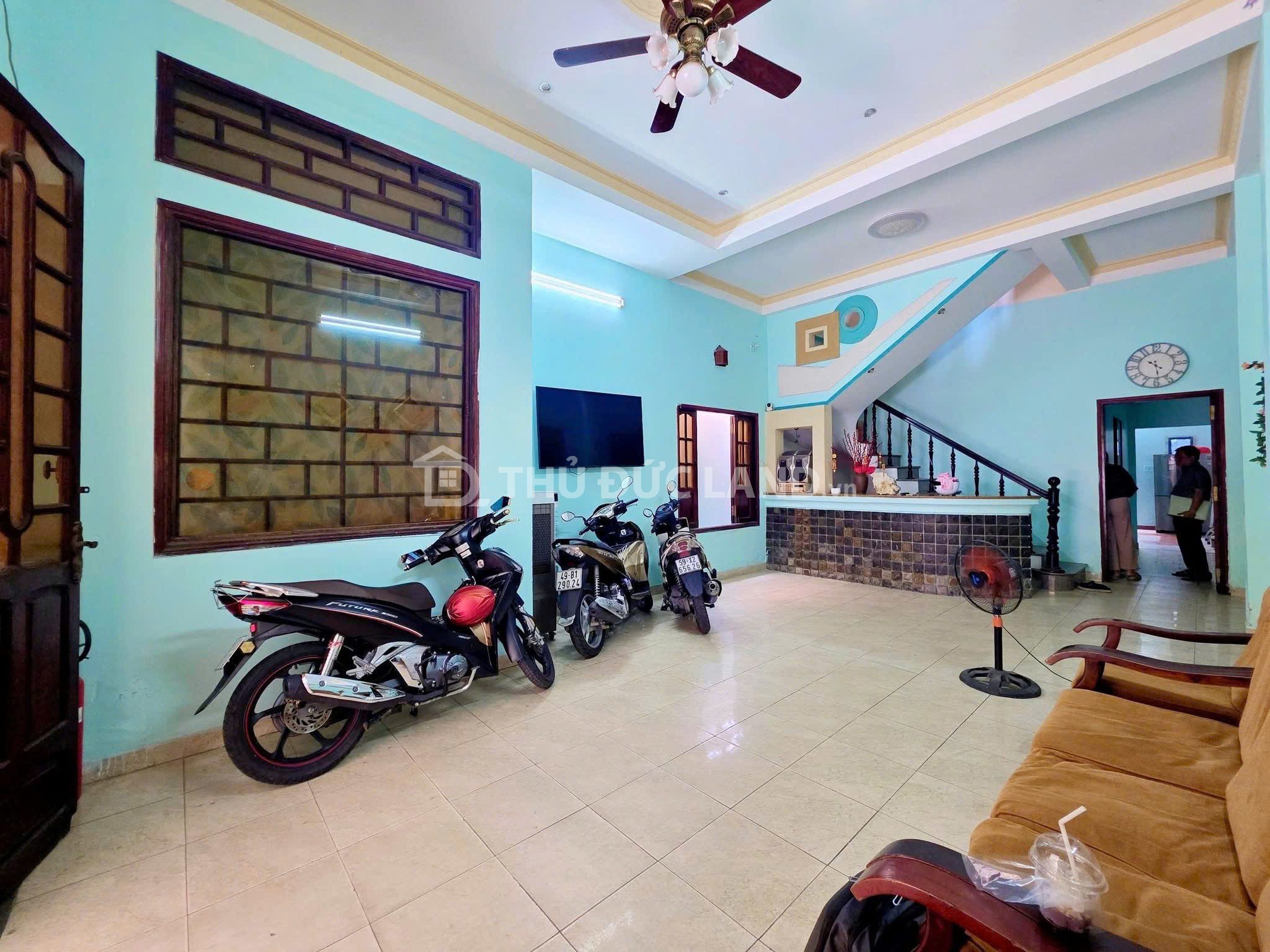 Bán nhà mặt tiền Hồ Văn Tư, Trường Thọ, DT 129m2, ngang 5.6m, sổ chính chủ. Kinh doanh đa ngành