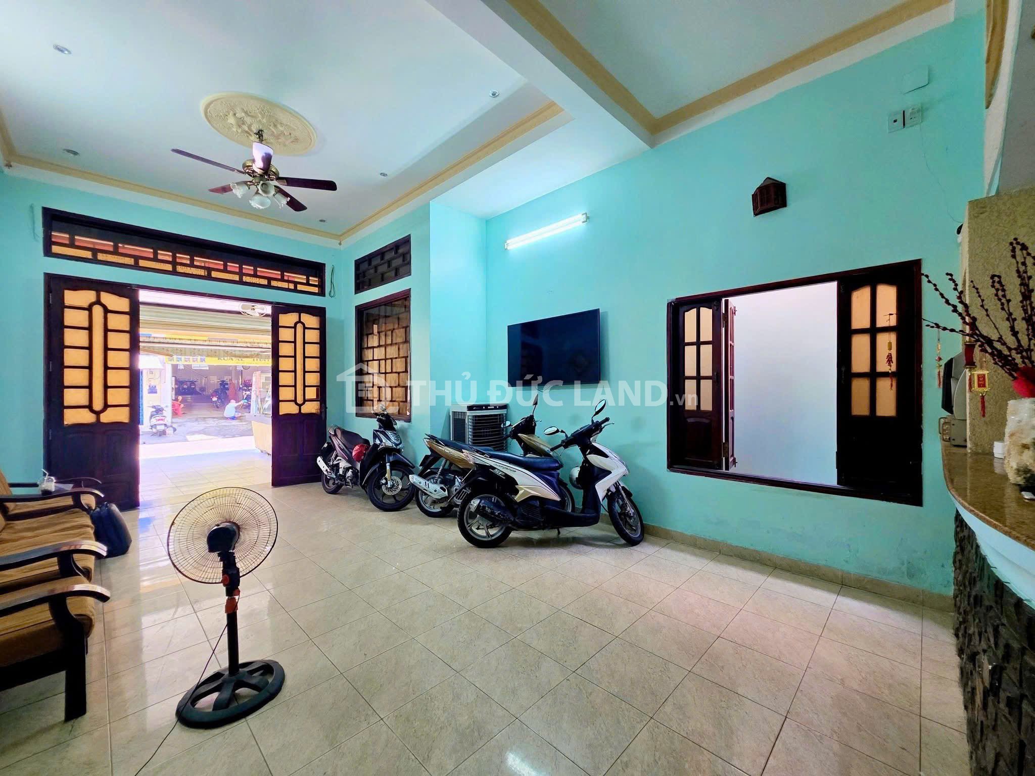 Bán nhà mặt tiền Hồ Văn Tư, Trường Thọ, DT 129m2, ngang 5.6m, sổ chính chủ. Kinh doanh đa ngành - Ảnh 2